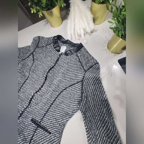 TRISTAN Magnifique blazer en laine avec appliqué de cuir vegan de qualité - Picture 2 of 8